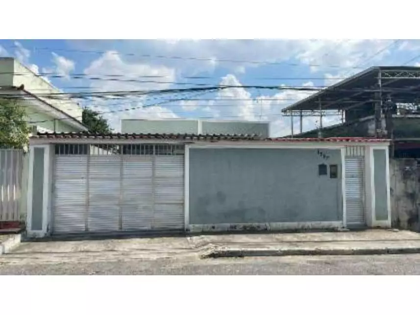 Casa com 500m² de terreno e 143m² construída em Nilópolis