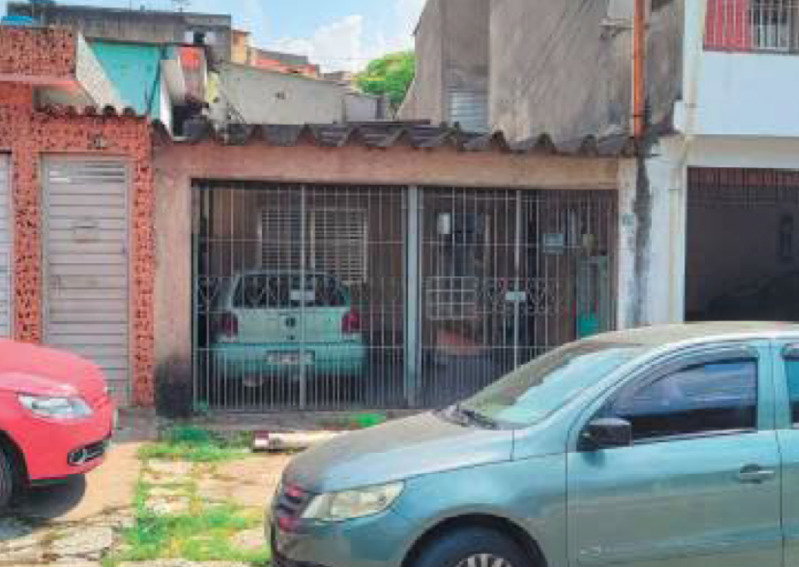 Casa térrea com 2 quartos e edícula assobradada, 125m², necessita reparos