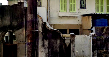 Imóvel com 2 prédios na Rua Aprazível, 70 e 70-A