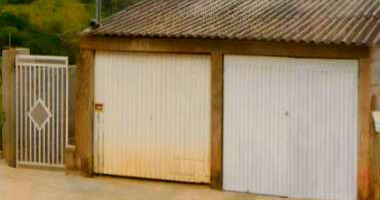 Casa com 2 dormitórios, 2 vagas, 440m² terreno