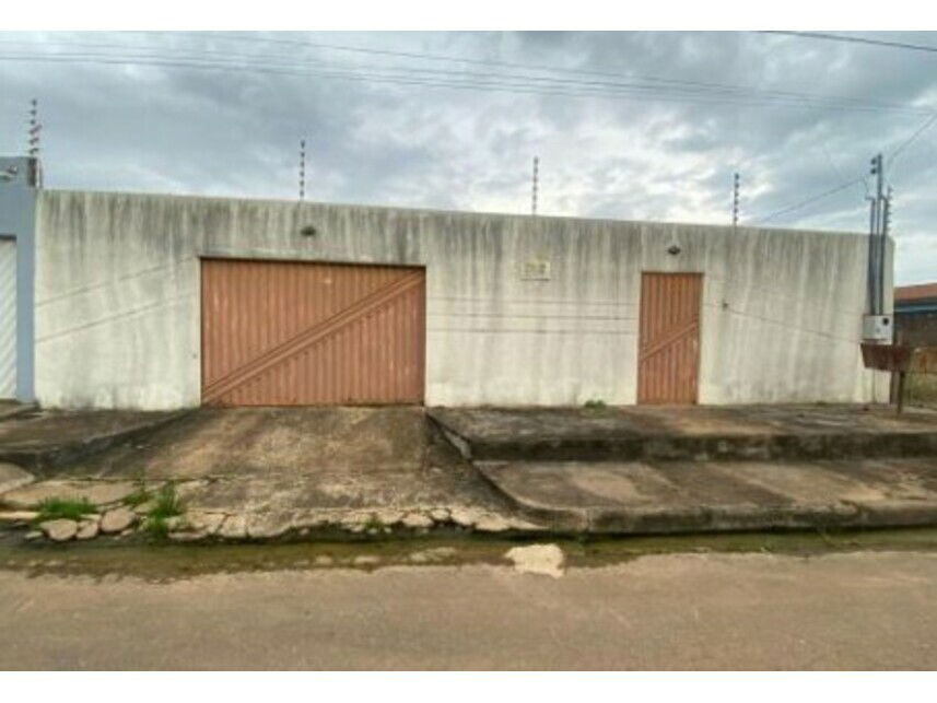 Casa com 3 quartos, 2 banheiros, 1 vaga, 164,65m² construída, imóvel ocupado