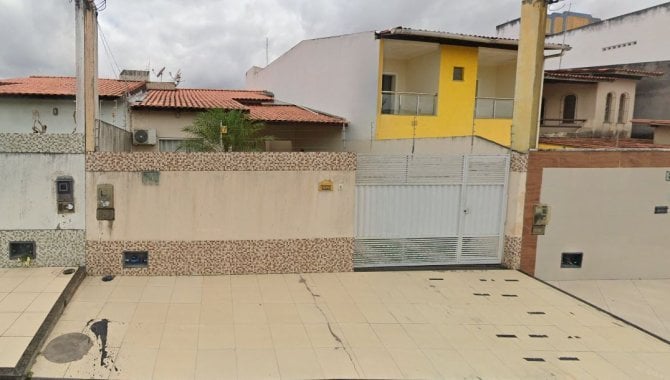 Casa 106 m² - Ocupada e com Terreno Amplo em Feira de Santana