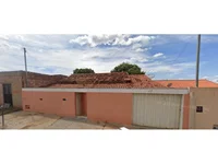 Casa ocupada com 5 quartos, 2 banheiros e 168 m²