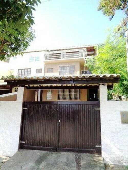 Casa 4 Quartos, 2 Garagens, 194m²