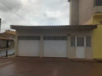 Casa com 3 quartos, 2 banheiros e 1 vaga de garagem