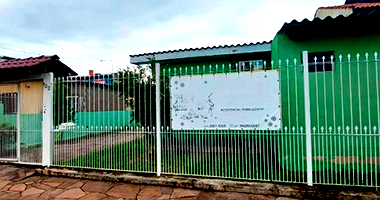 Casa ocupada com 1 vaga e 201 m² construídos, ideal para investimento