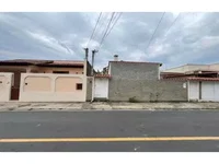 Casa ocupada com 65,84 m² construídos