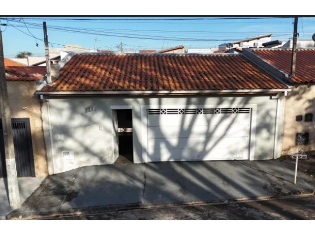 Casa com 3 dormitórios em Franca/SP