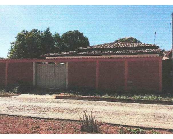 Casa residencial com 4 quartos, 1 banheiro, área construída de 171.3 m², ocupada