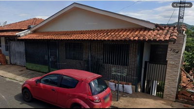 Casa com 2 Quartos e 2 Banheiros em Vila Santo Antônio