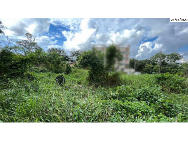 Terreno plano de 252m² com potencial para regularização