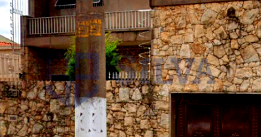 Sobrado com 2 quartos, 1 suíte, 1 vaga e 304m² construídos, desocupado