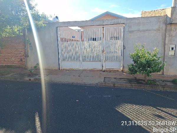 Casa com 49,18m² área privativa e 1 vaga de garagem