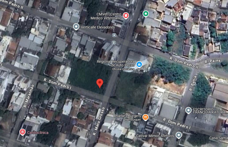 Terreno desocupado com 300m², ideal para investimento