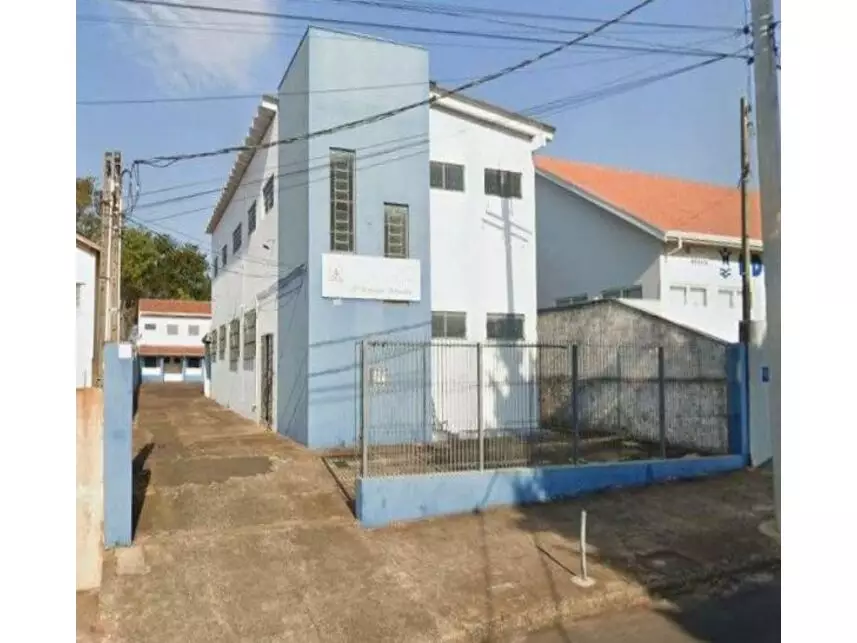 Casa com 594m² construída em terreno de 1.085m² - Ocupada