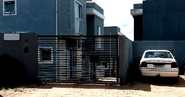 Casa 2 quartos, 65.4m², 2 vagas, terreno 90.14m²