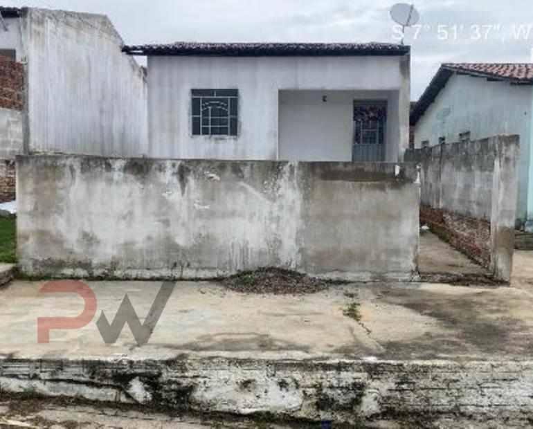 Casa em Flores/PE com 3 quartos e 160m² de terreno