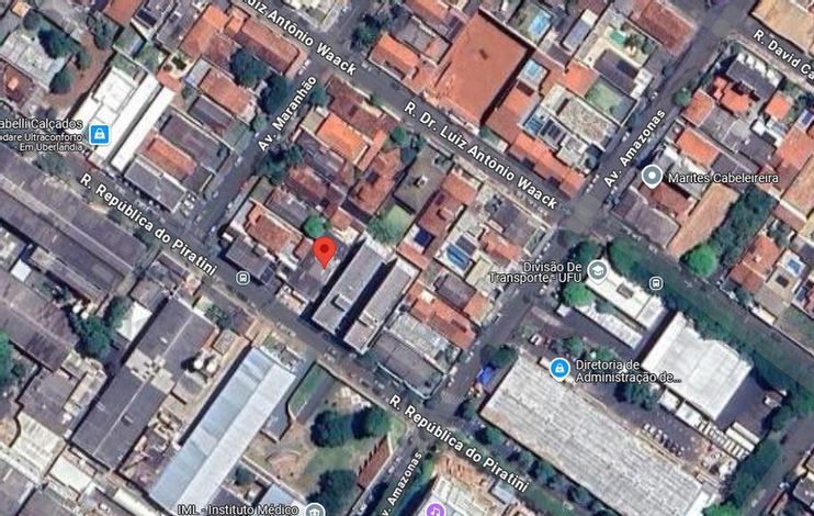 Terreno com prédio comercial 330m², 520m² total, estacionamento