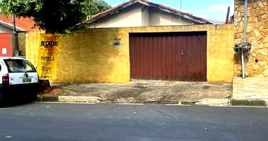 Casa com 2 quartos, 1 vaga de garagem