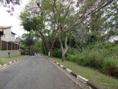 Terreno amplo de 1.200m² no Jardim Algarve, Cotia