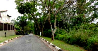 Terreno amplo de 1.200m² no Jardim Algarve, Cotia