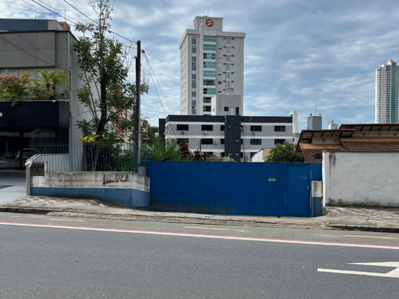 Terreno com Edificações na Rua João Pessoa em Blumenau