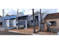 Casa com 85m² construídos, desocupada
