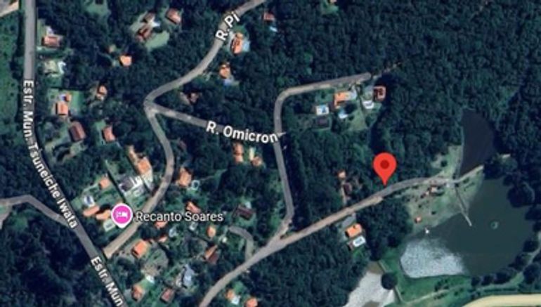 Terreno de 1.904m² com topografia declive acentuado, mata nativa