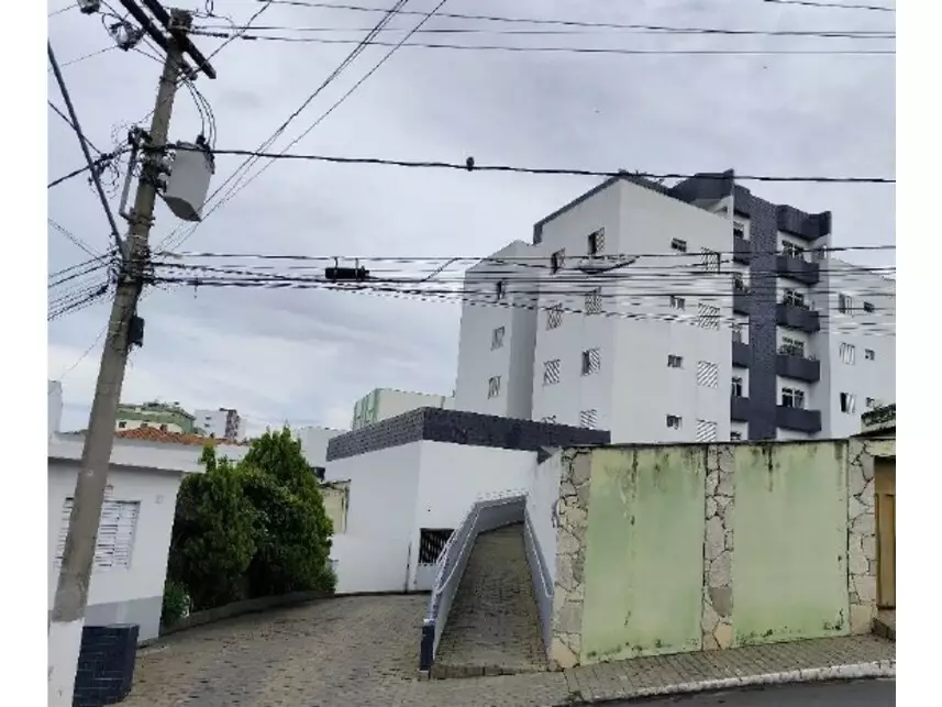 Apartamento cobertura 3 quartos, 2 banheiros, vaga e box, desocupado