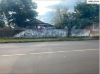 Casa de Madeira com Terreno de 384m² no Bairro Dytz