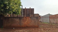 Terreno urbano com 271 m² e benfeitorias no Bairro Planalto