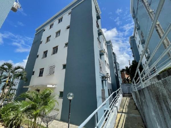 Apartamento com 2 Quartos e 1 Vaga em Lauro de Freitas
