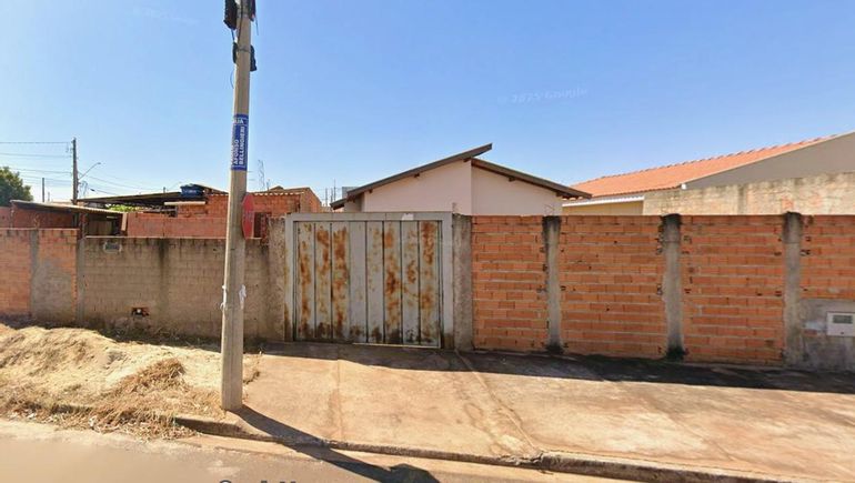 Casa com 111m² de Área Construída em Jaboticabal