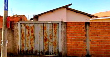 Casa com 111m² de Área Construída em Jaboticabal