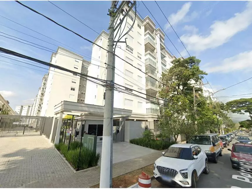 Apartamento com 2 Vagas e 66m² de Área Construída