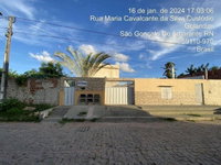 Casa aconchegante com 3 quartos, 3 banheiros e 64m² construída, ocupada