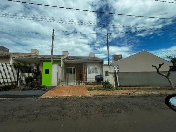 Casa com 2 quartos, 1 banheiro, 60m² área privativa e 1 vaga