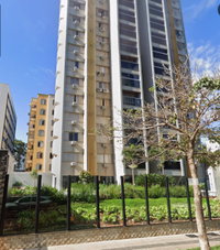 Apartamento com 2 vagas em Maringá
