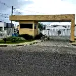 Casa aconchegante com boa localização e terreno amplo