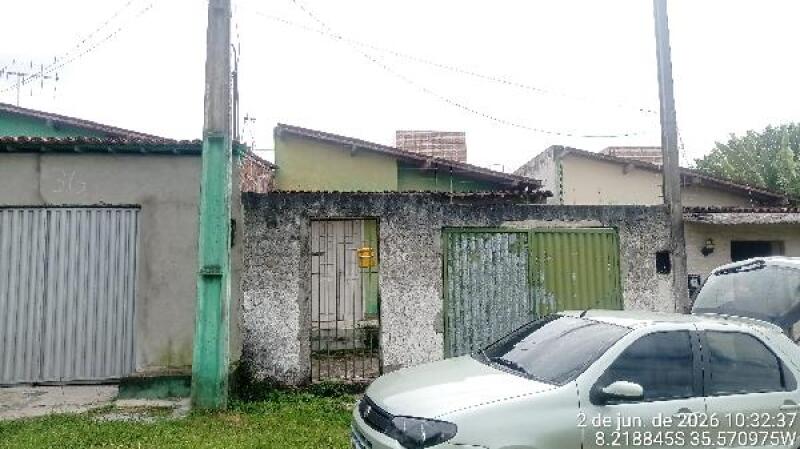 Casa com 2 Quartos e 90m² de Terreno em Gravatá