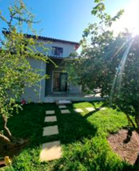 Espaçosa Casa com 321 m² de Área Construída, Ideal para Família