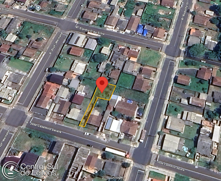 Terreno urbano com 337,59m² em bairro residencial, sujeito a enchentes