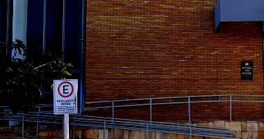 Prédio Comercial com 1.015m² e estacionamento