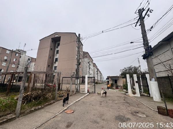 Apartamento com 2 quartos, 1 banheiro e área de serviço