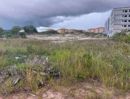 Terreno de 10.543m² com Lote de 5.218m²