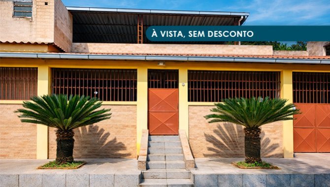 Casa com 239 m² ocupada em Nova Iguaçu - RJ