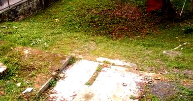 Terreno 220m² com Casa de Madeira em Criciúma