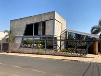 Casa padrão com 4 dormitórios e 6 banheiros em José Bonifácio/SP
