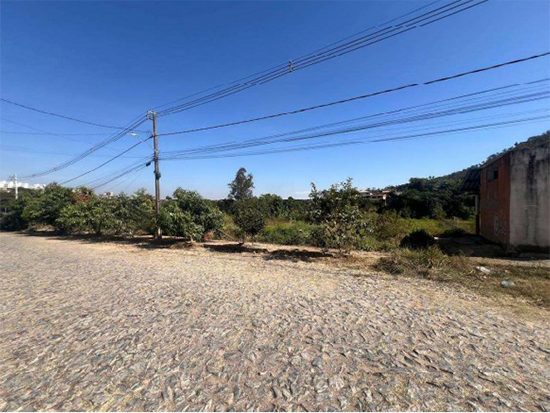 Terreno em Divinópolis - MG com 300m²