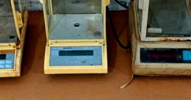 Lote 102 - Materiais e Equipamentos de Precisão